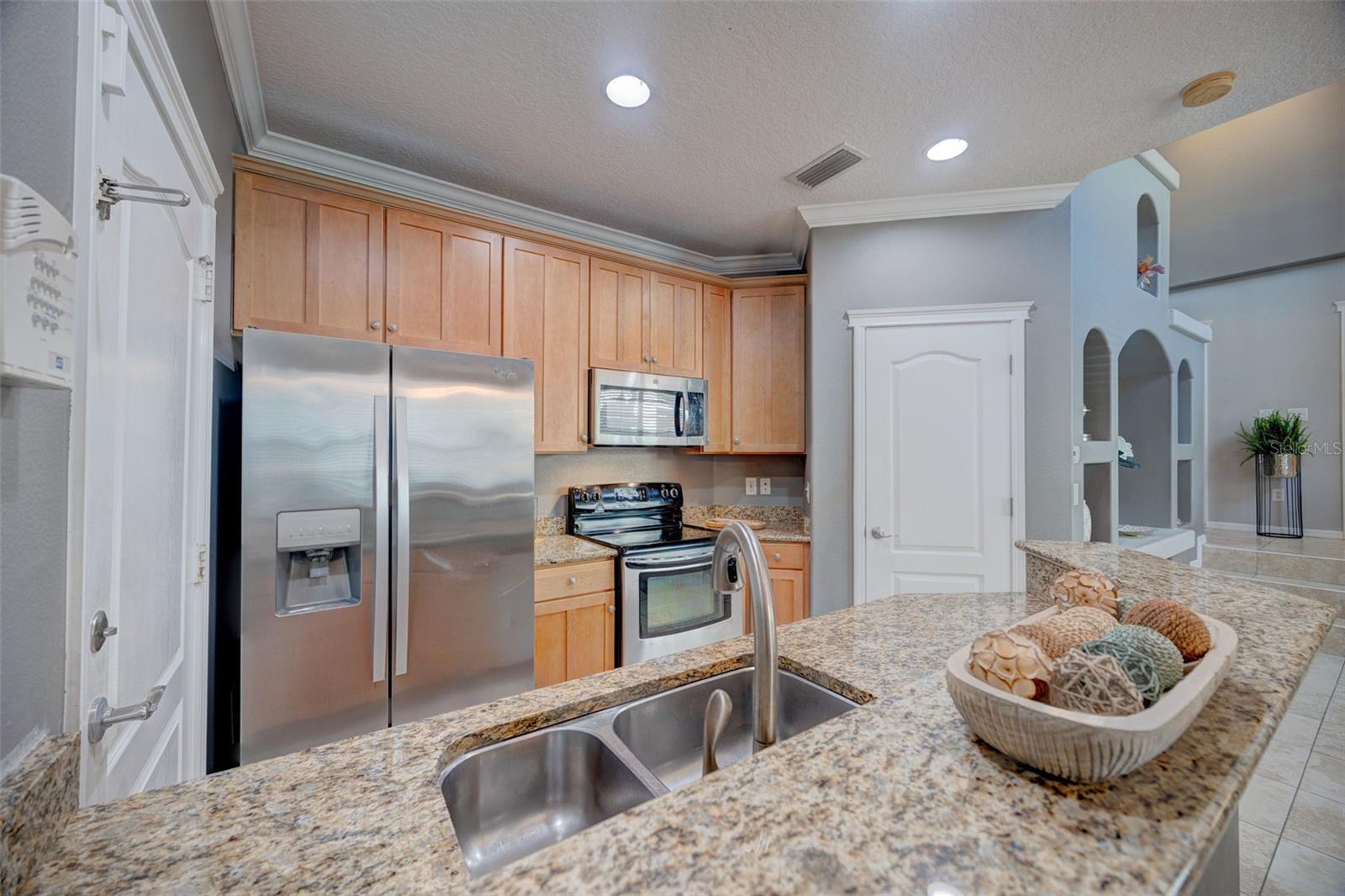 Listing photo id 7 for 6020 Fishhawk Crossing Boulevard Na