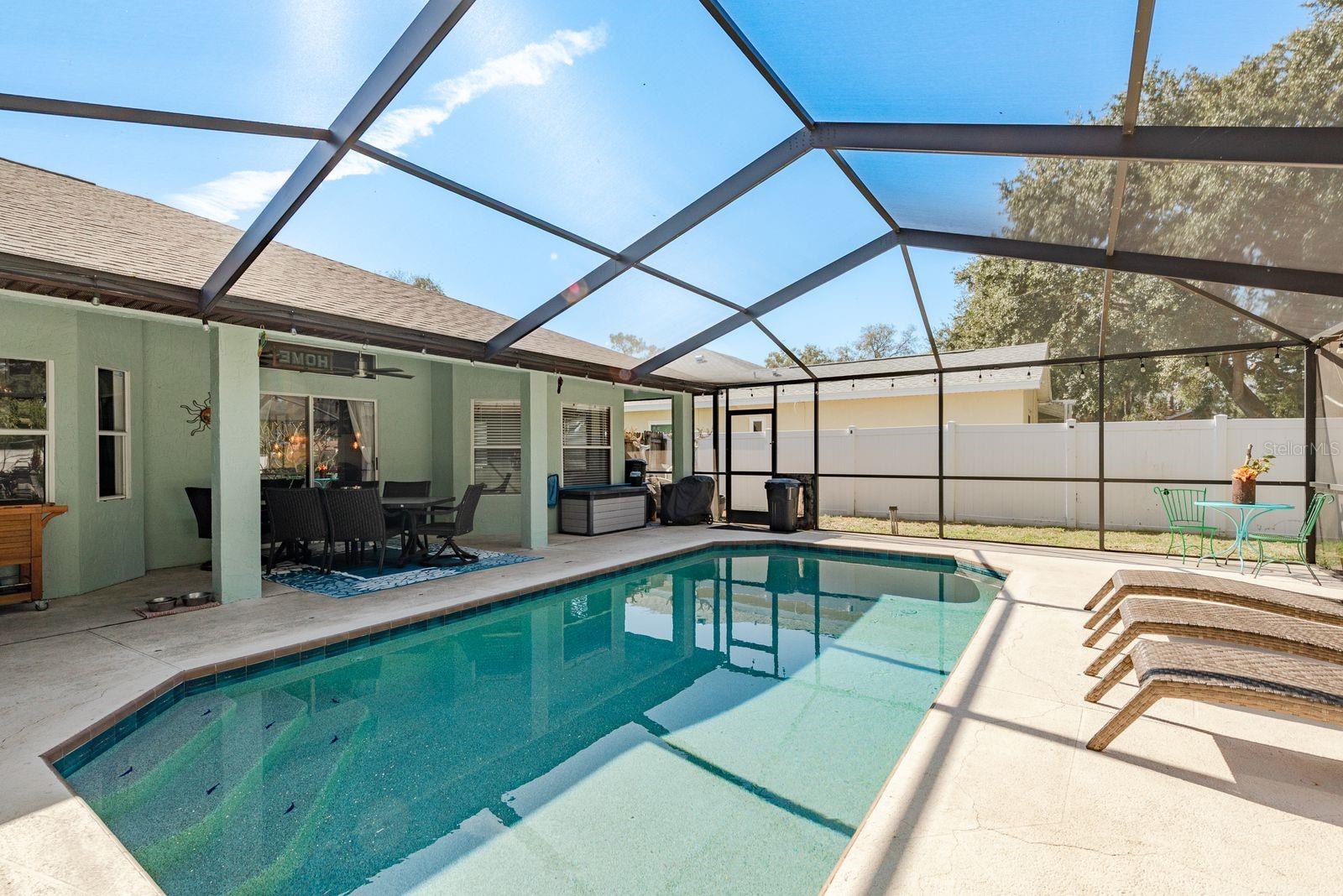 Listing photo id 0 for 5801 Lenmar Court