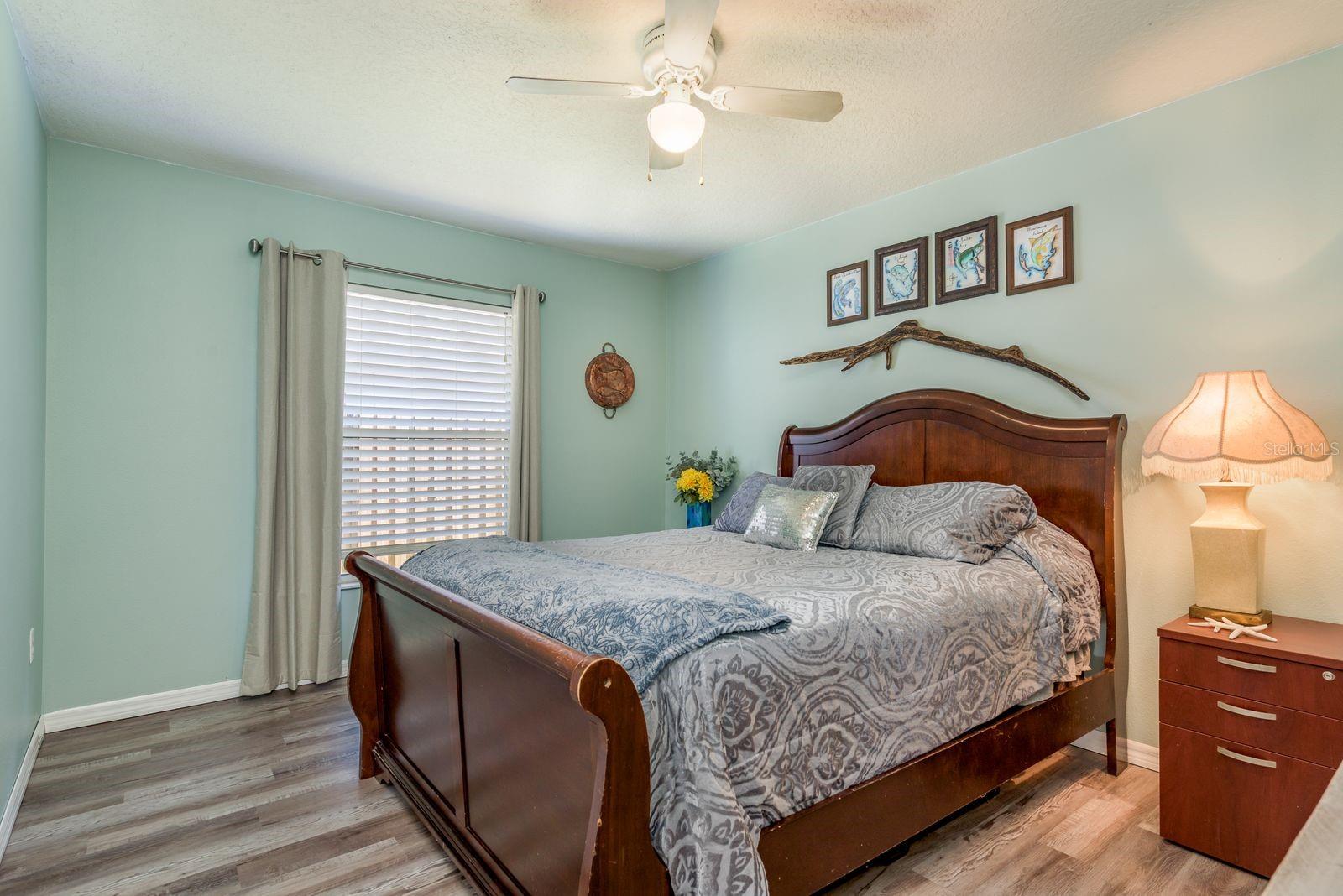 Listing photo id 21 for 5801 Lenmar Court