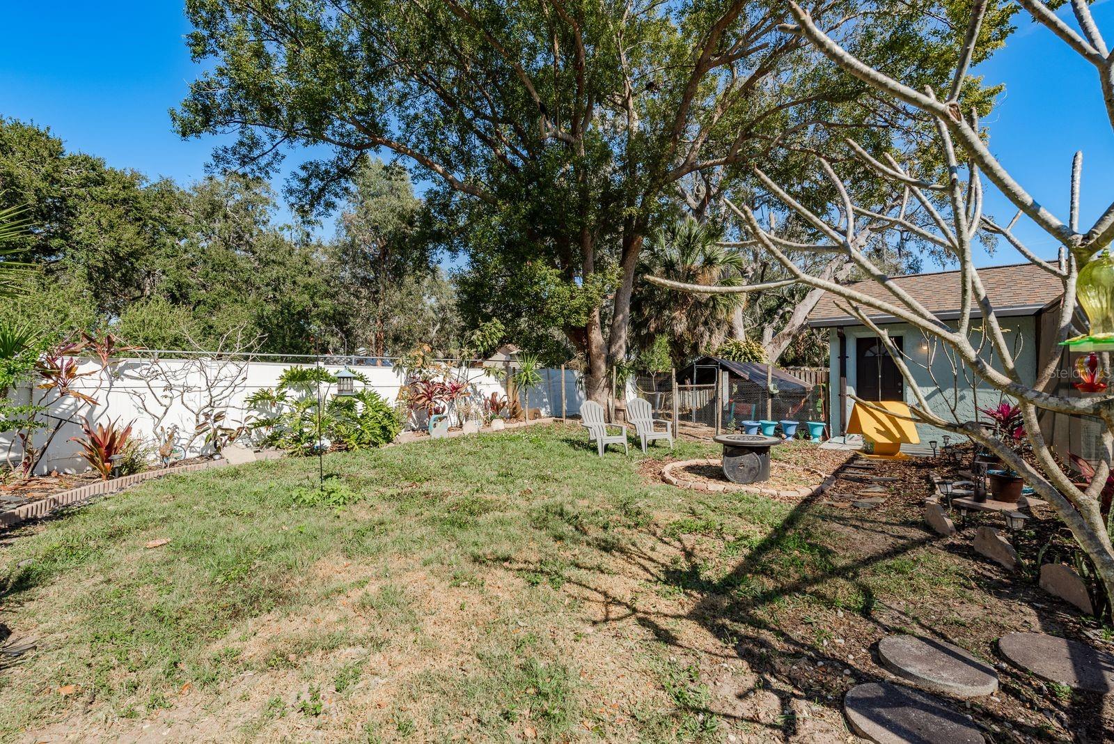 Listing photo id 34 for 5801 Lenmar Court