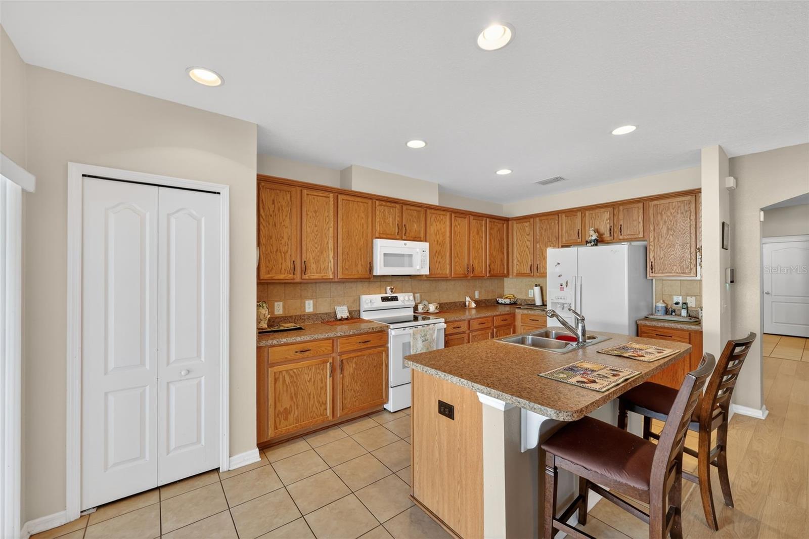 Image 16 of 48 For 12637 Belcroft Drive