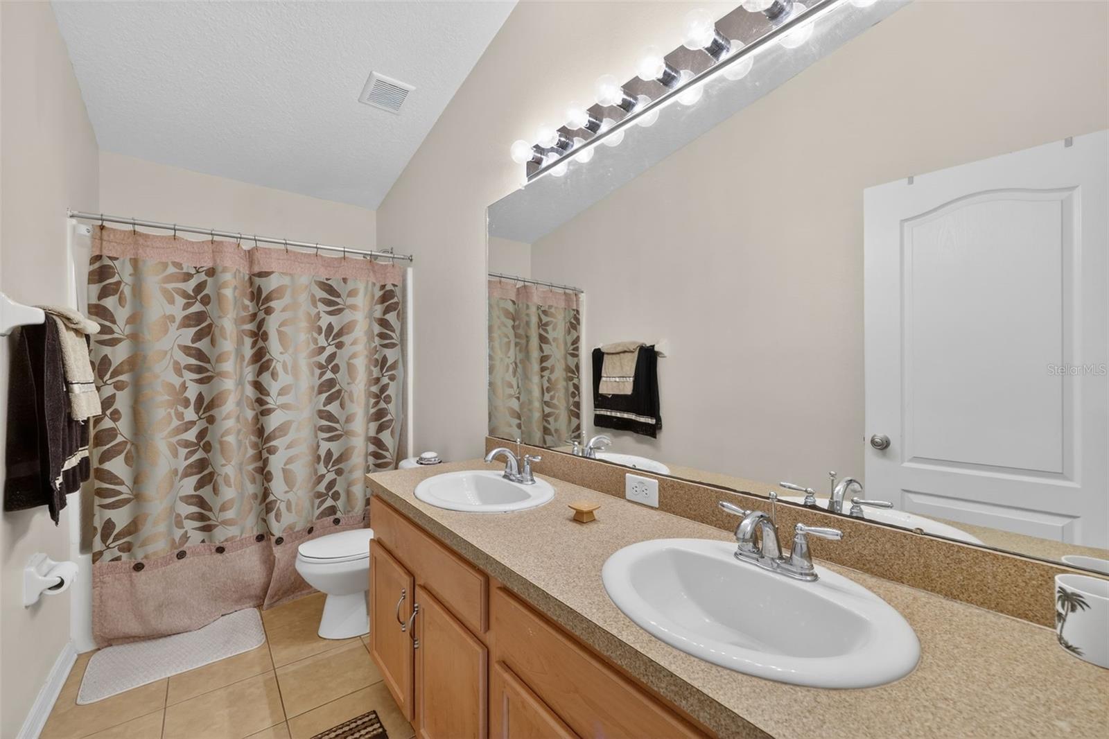 Image 22 of 48 For 12637 Belcroft Drive