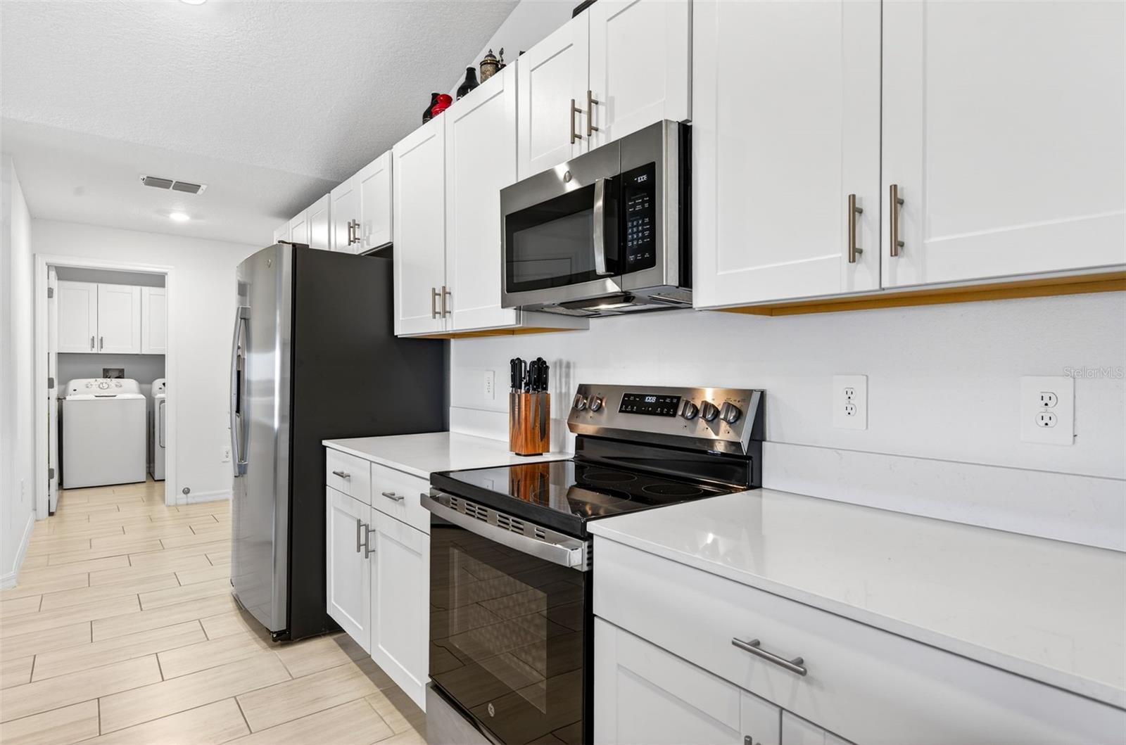 Image 25 of 51 For 15217 Zircon Red Drive