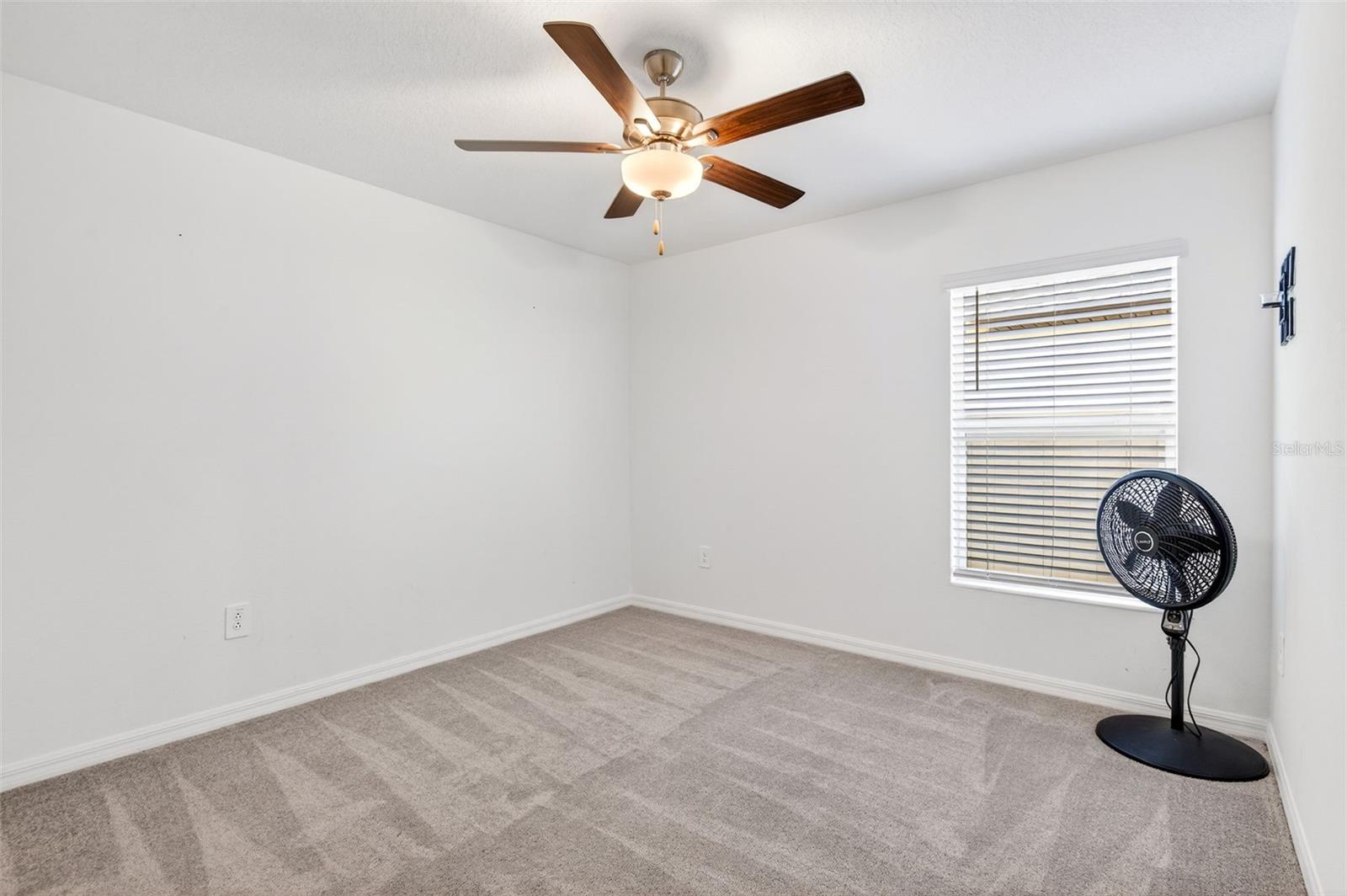 Image 9 of 51 For 15217 Zircon Red Drive