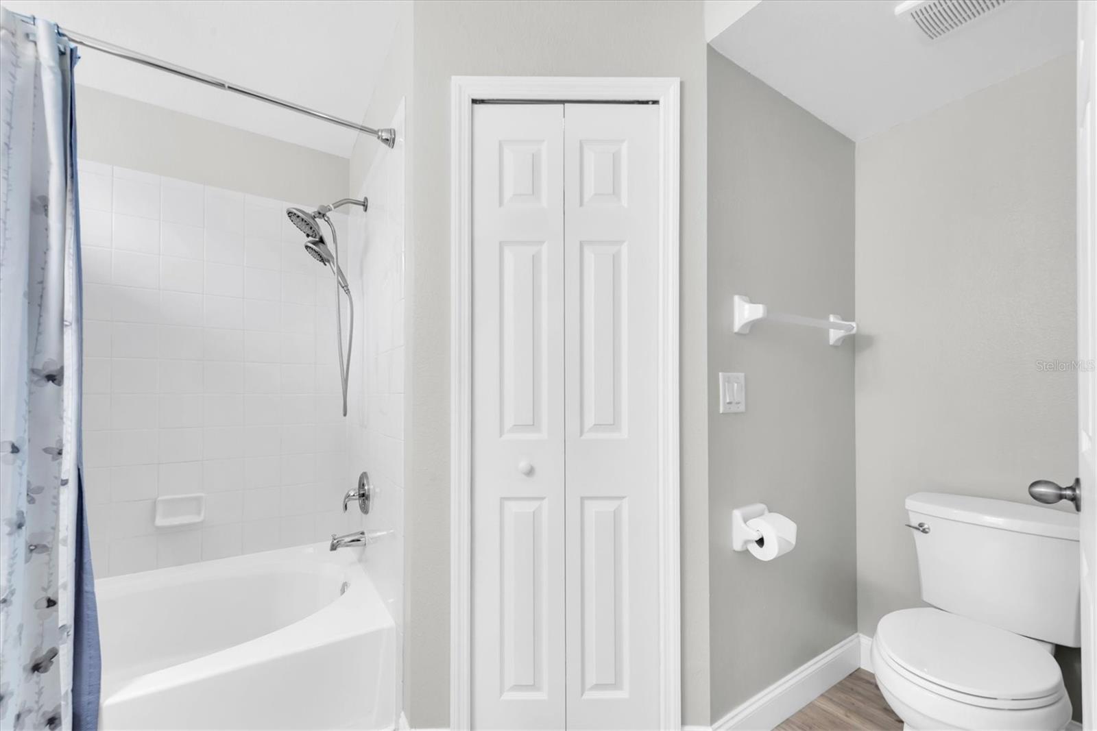 Image 16 of 44 For 13102 Carrollwood Creek Drive