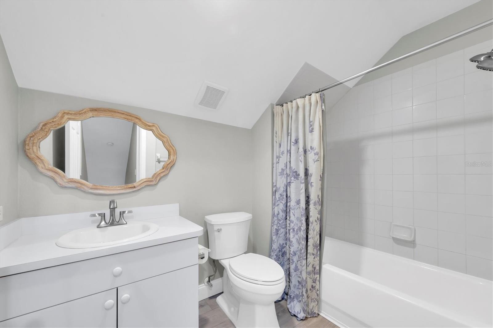 Image 18 of 44 For 13102 Carrollwood Creek Drive