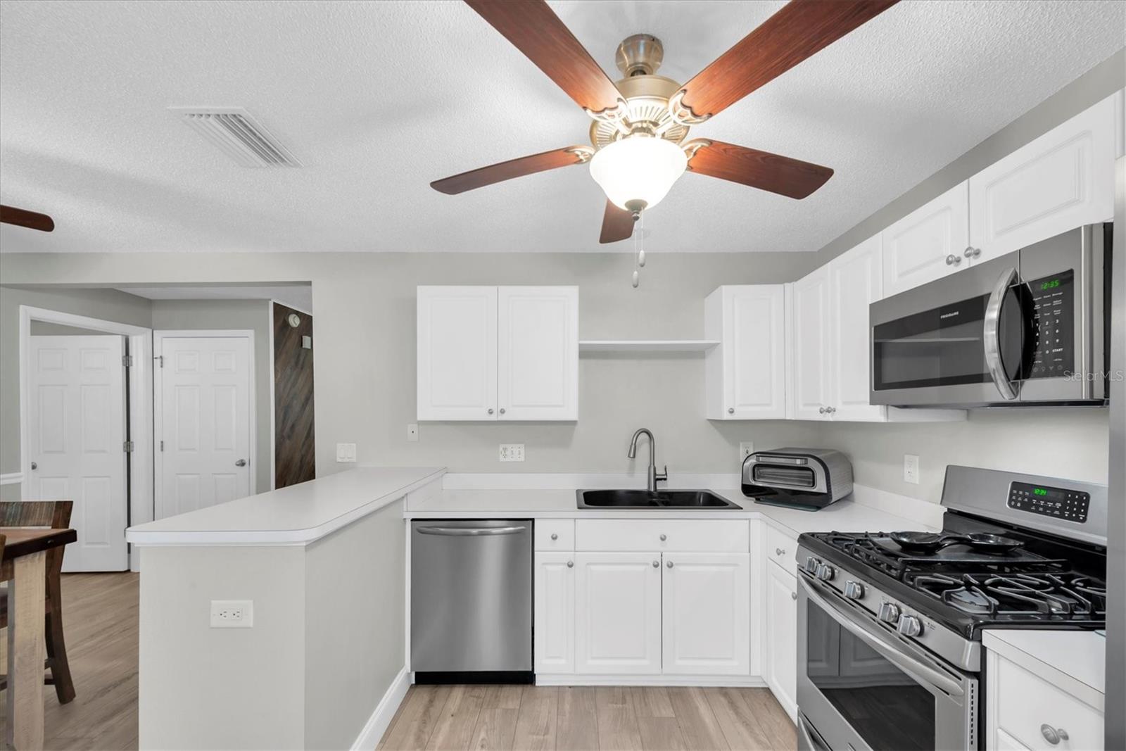 Image 8 of 44 For 13102 Carrollwood Creek Drive