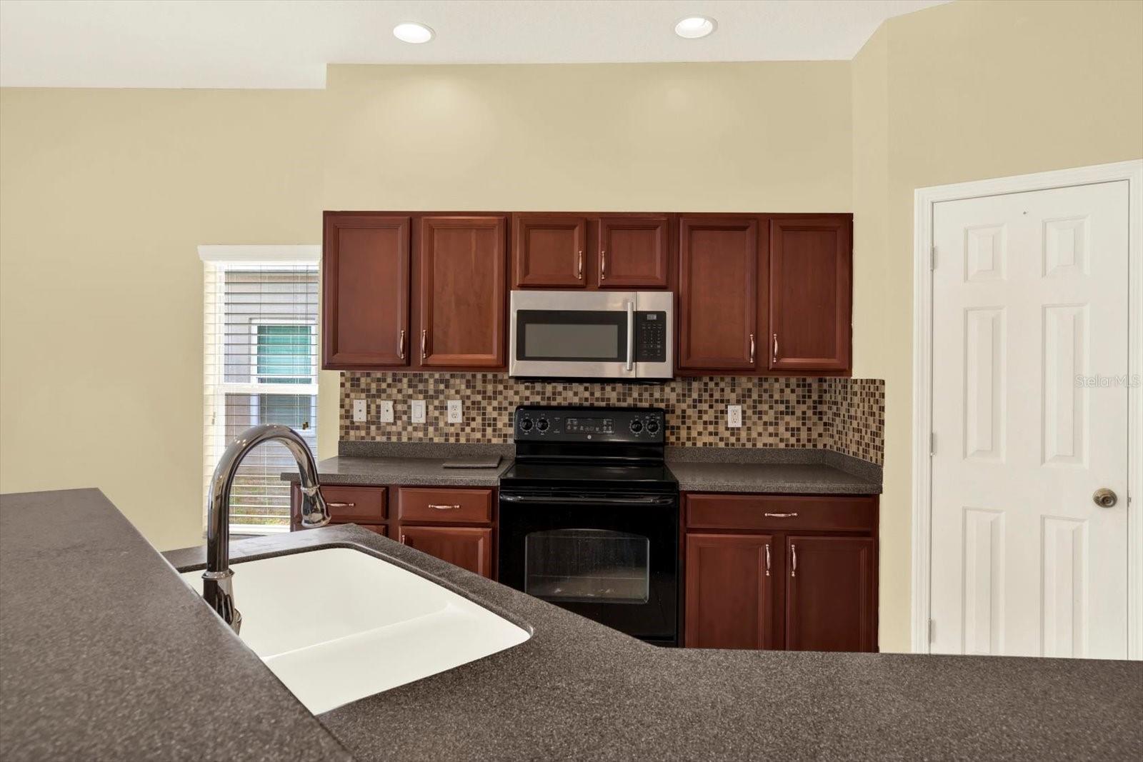 Image 11 of 53 For 12631 Chenwood Avenue