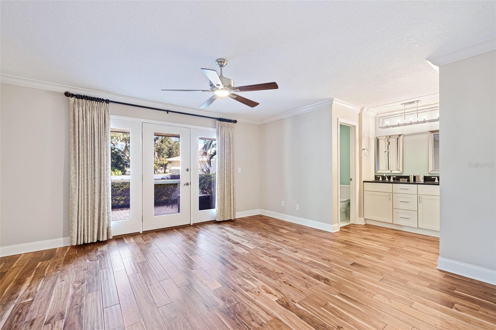 Listing photo id 21 for 1683 Watermark Circle Ne