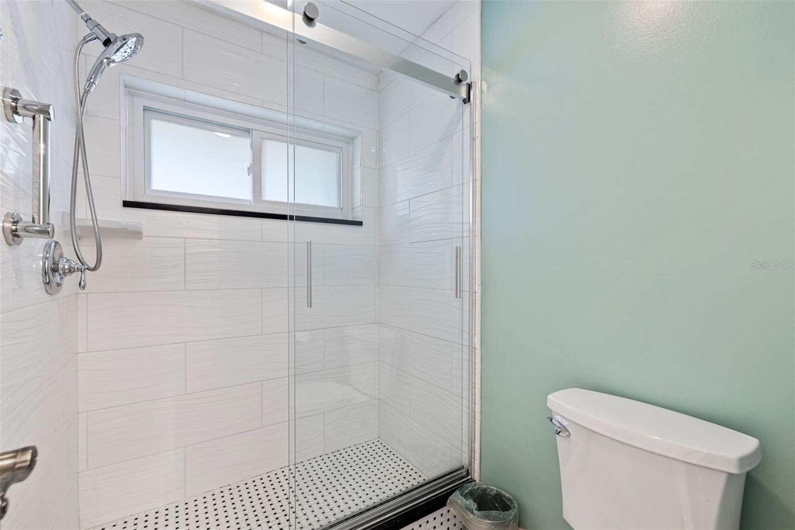 Listing photo id 23 for 1683 Watermark Circle Ne