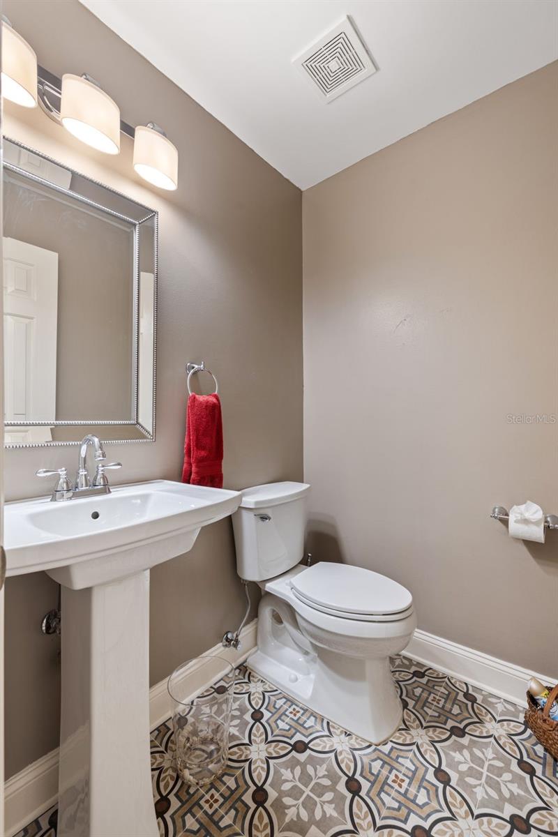 Listing photo id 25 for 1683 Watermark Circle Ne