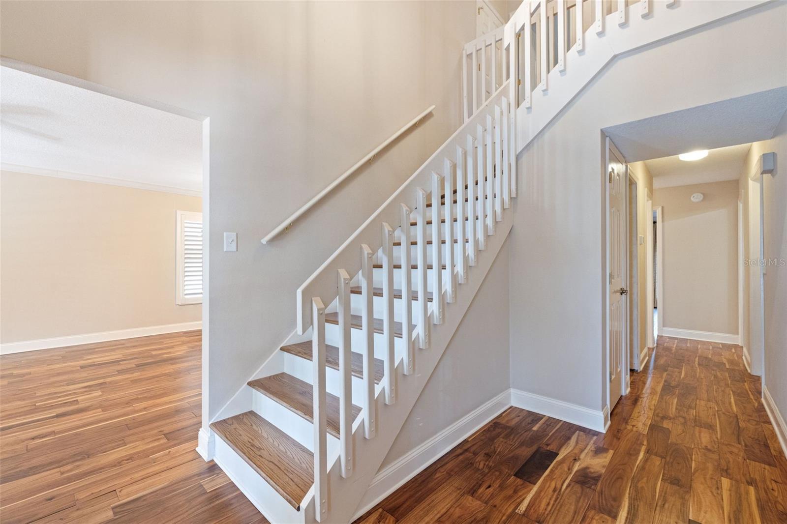 Listing photo id 1 for 1683 Watermark Circle Ne