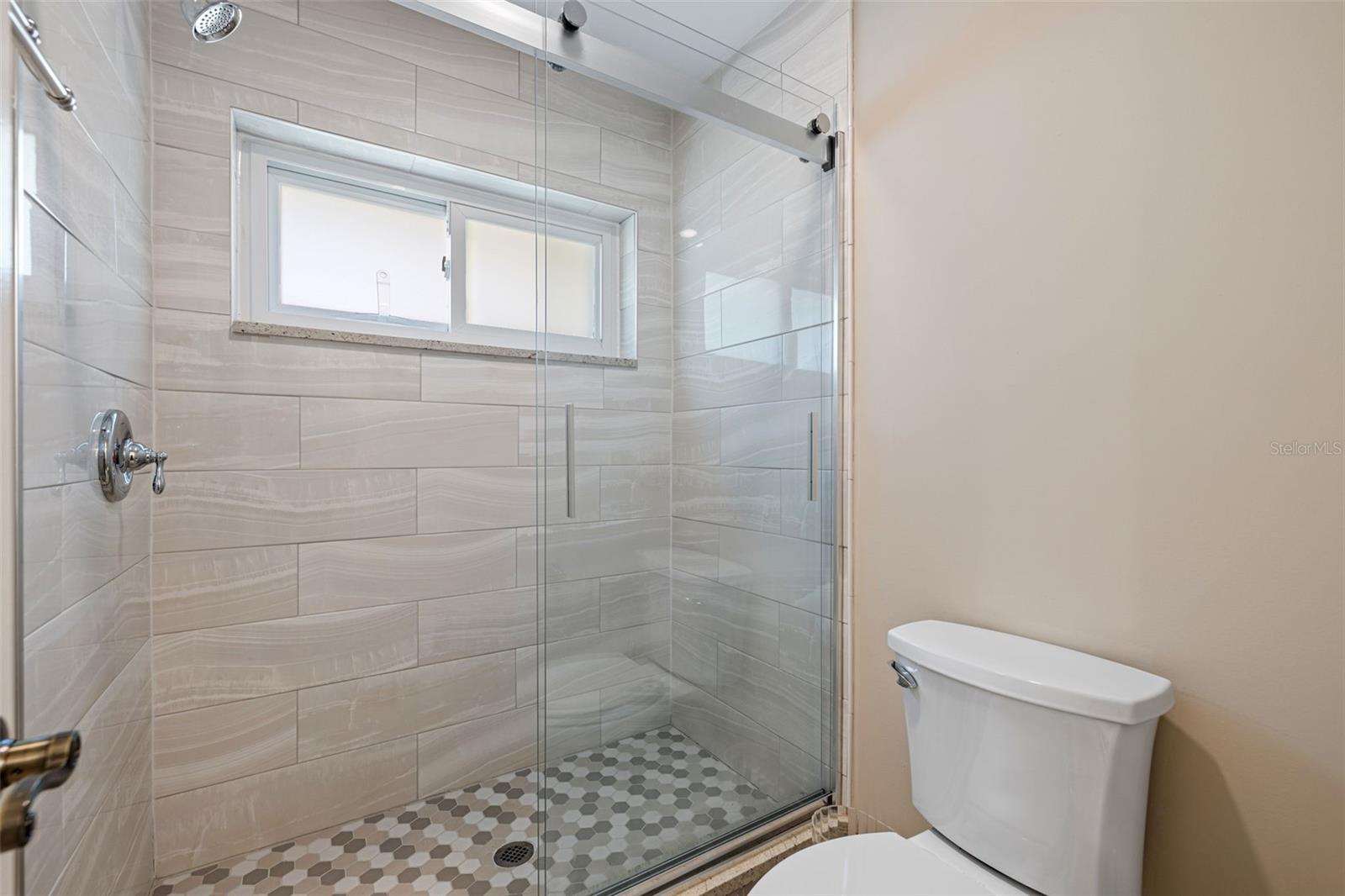 Listing photo id 31 for 1683 Watermark Circle Ne