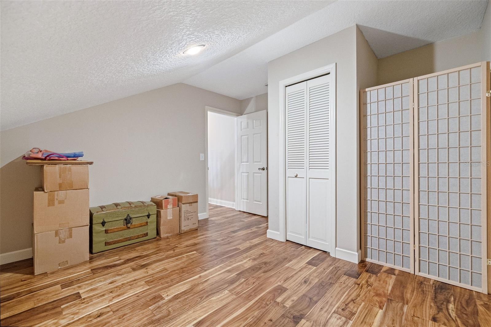 Listing photo id 32 for 1683 Watermark Circle Ne