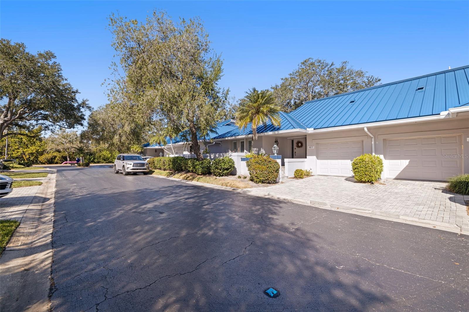 Listing photo id 34 for 1683 Watermark Circle Ne