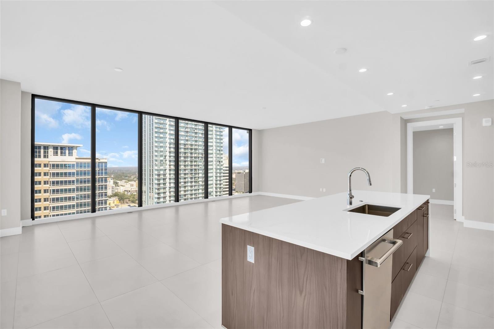 Listing photo id 10 for 275 1st Avenue S 2001