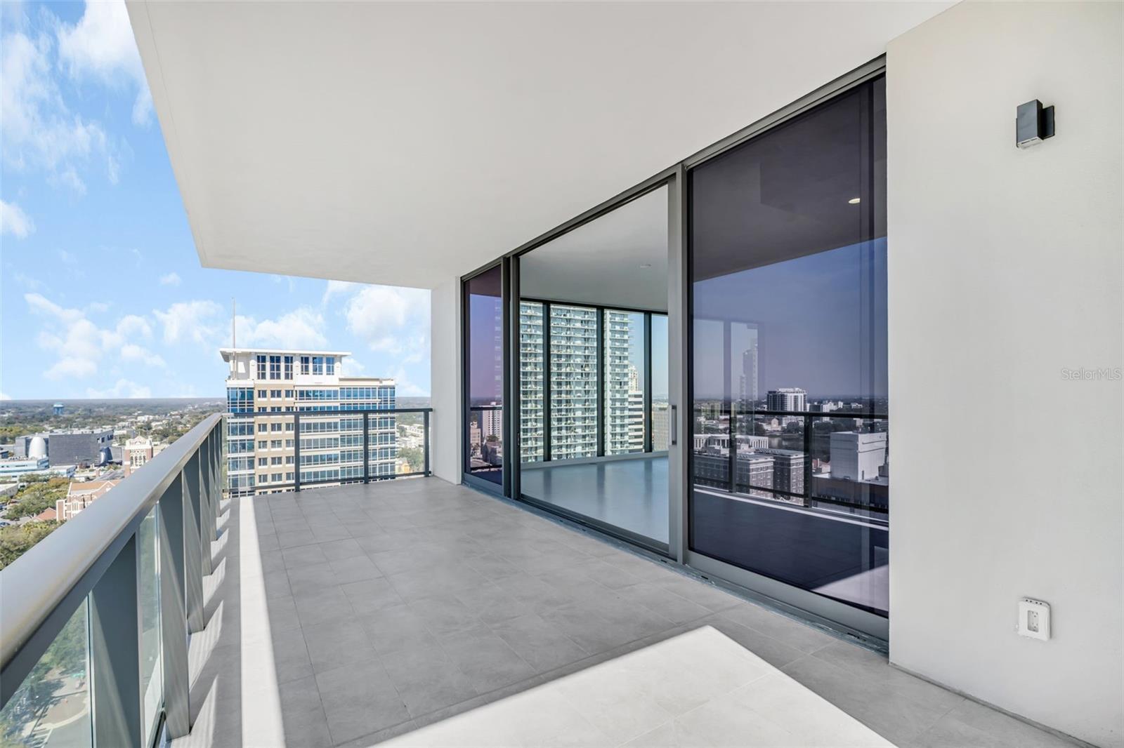 Listing photo id 15 for 275 1st Avenue S 2001