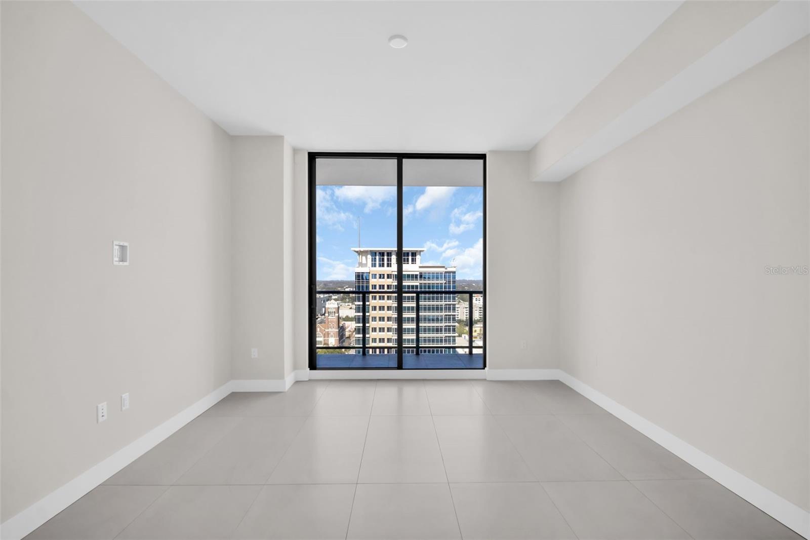 Listing photo id 23 for 275 1st Avenue S 2001