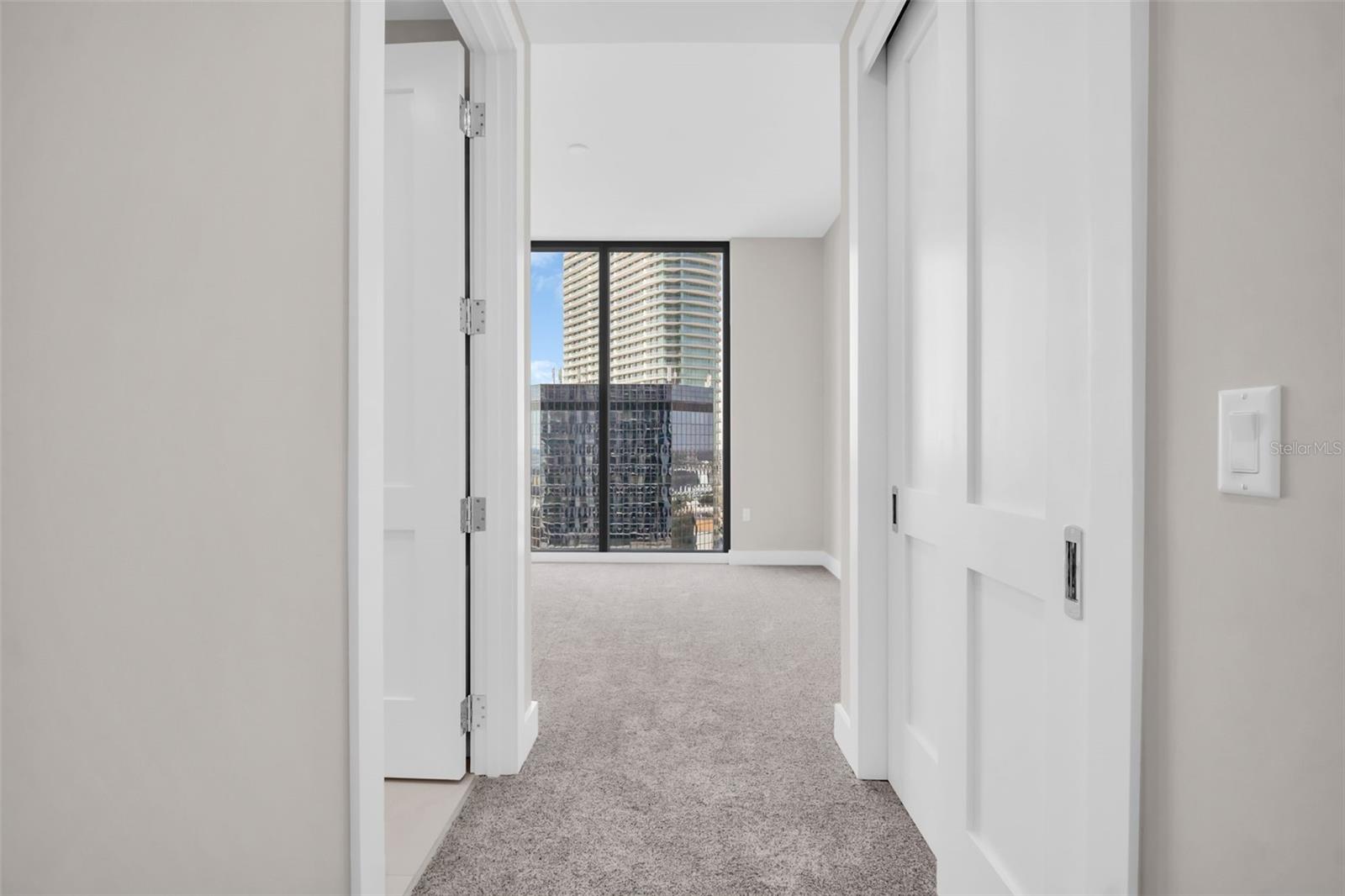 Listing photo id 29 for 275 1st Avenue S 2001