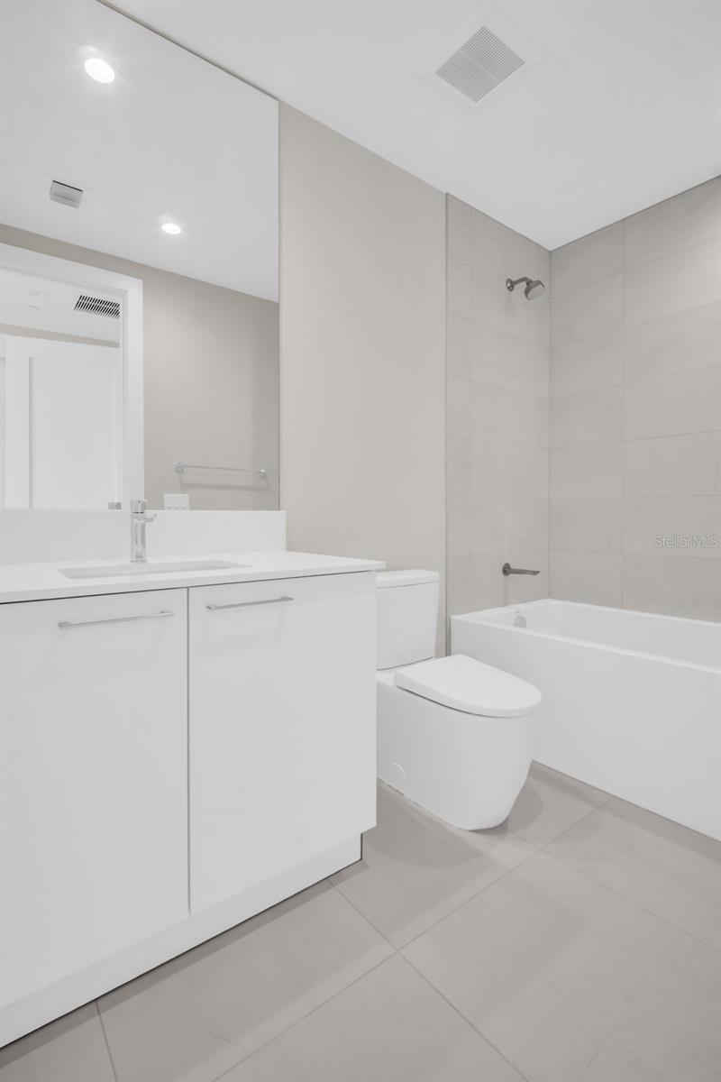 Listing photo id 42 for 275 1st Avenue S 2001