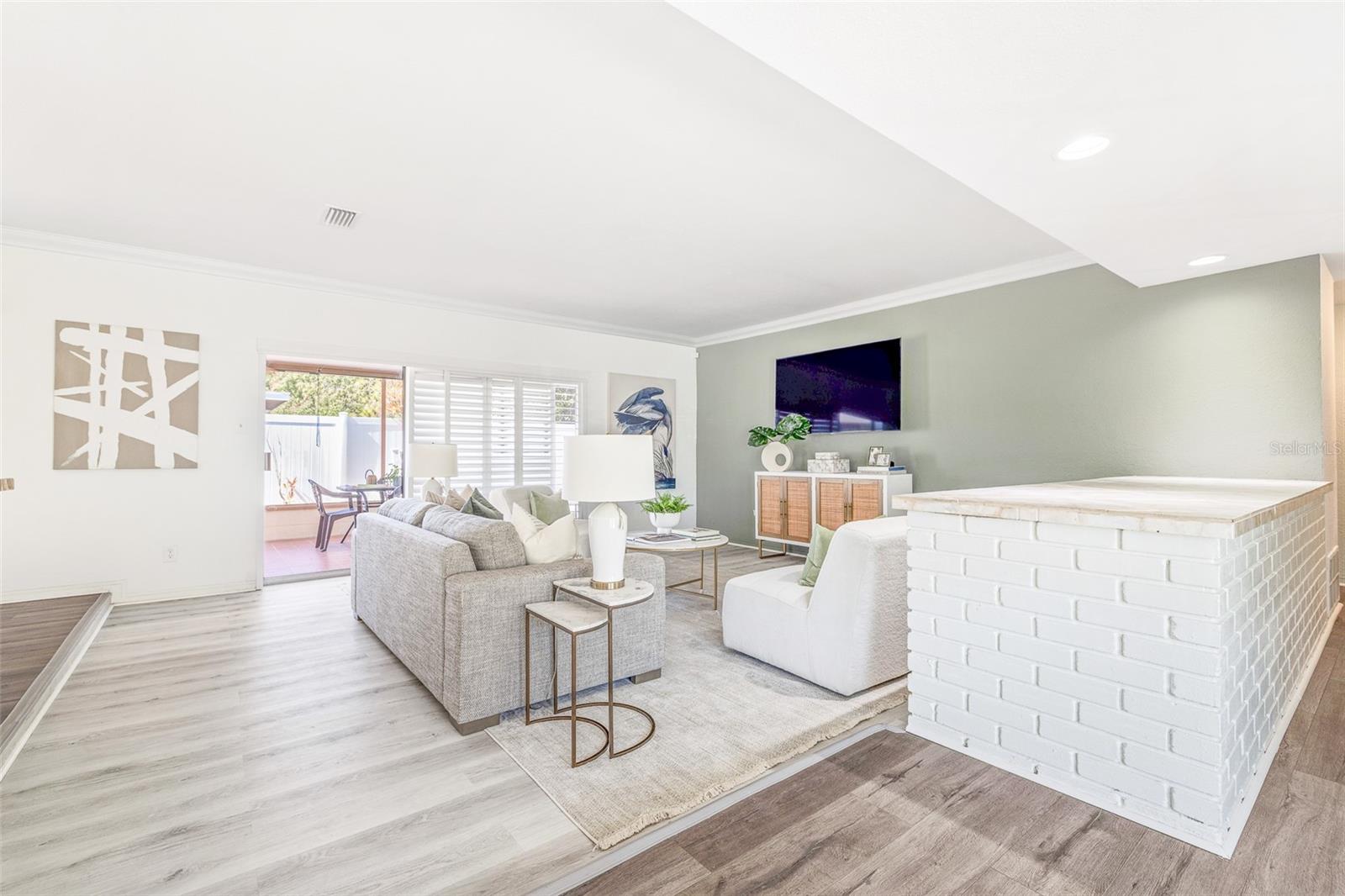 Listing photo id 1 for 6691 23rd Street S