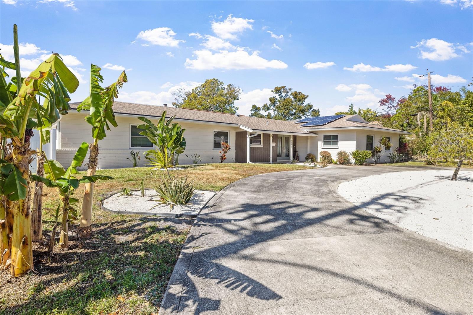 Listing photo id 32 for 6691 23rd Street S