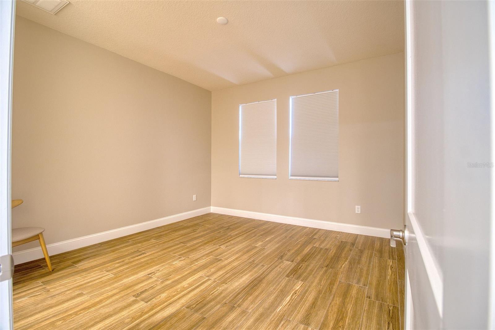 Image 17 of 51 For 414 Birdsong Lane