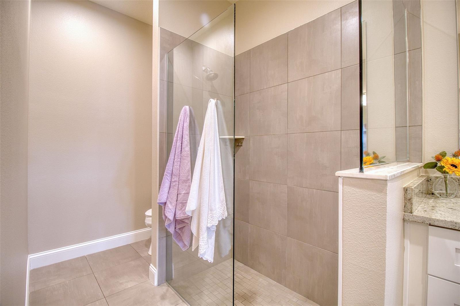 Image 21 of 51 For 414 Birdsong Lane