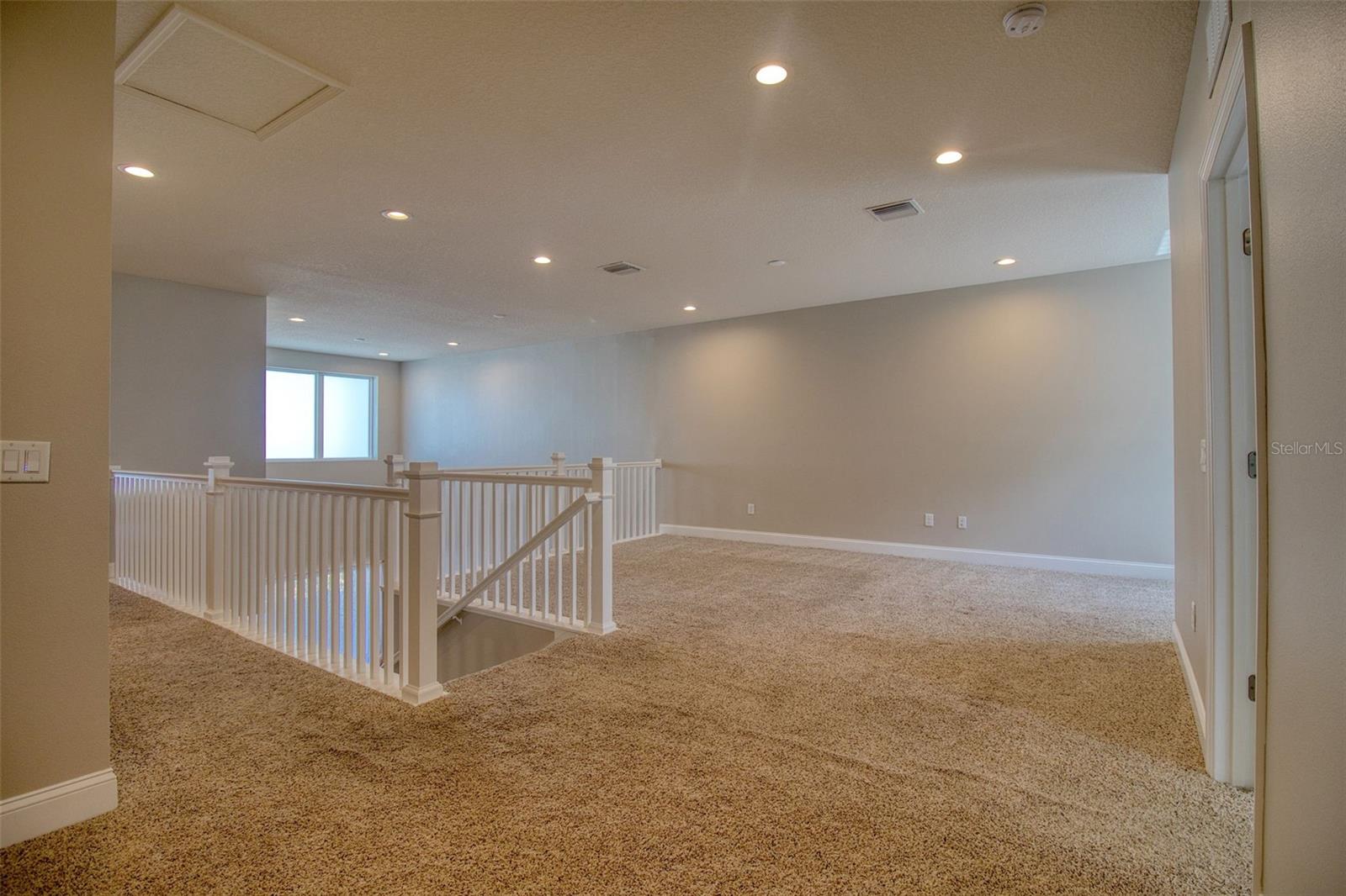 Image 28 of 51 For 414 Birdsong Lane