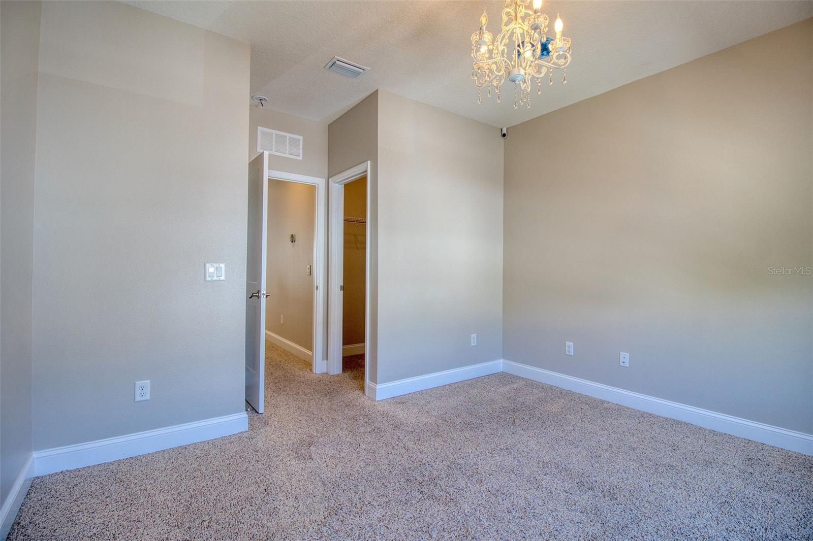 Image 33 of 51 For 414 Birdsong Lane