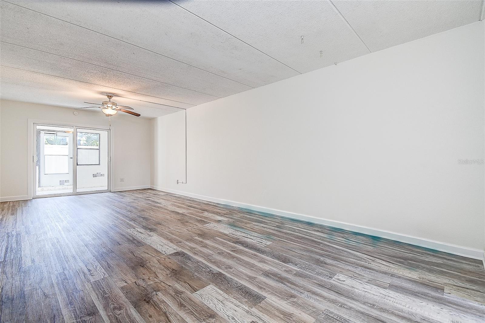 Image 10 of 37 For 4435 1st Street Ne 111