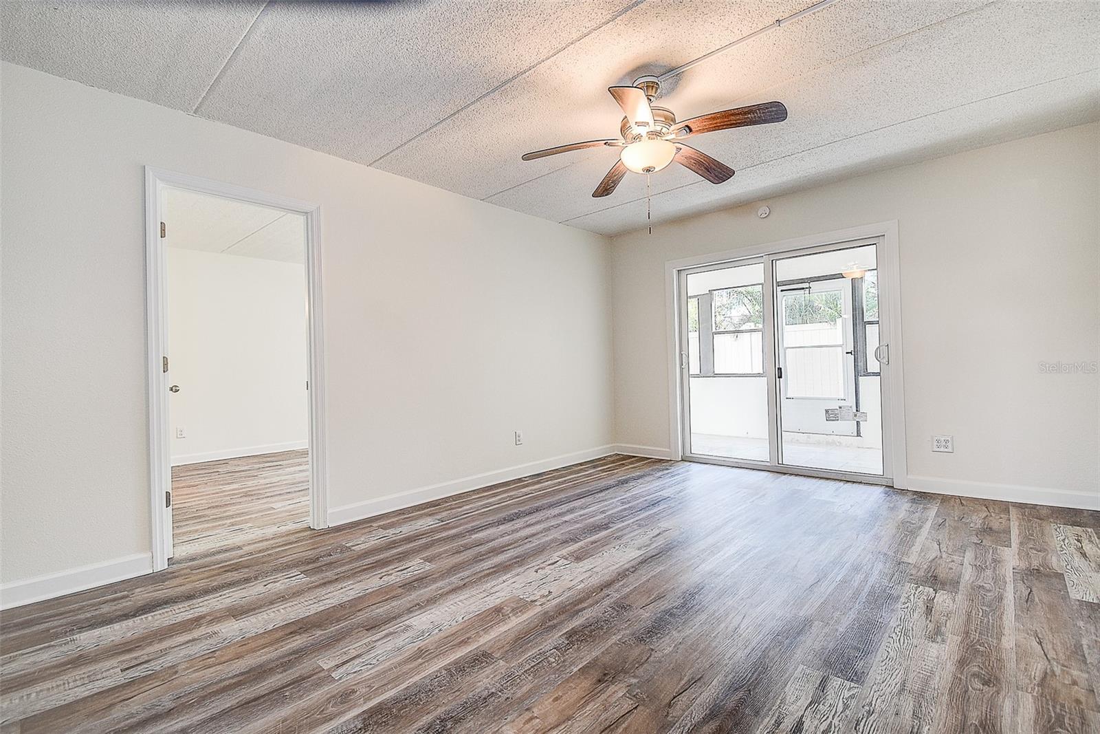 Image 12 of 37 For 4435 1st Street Ne 111