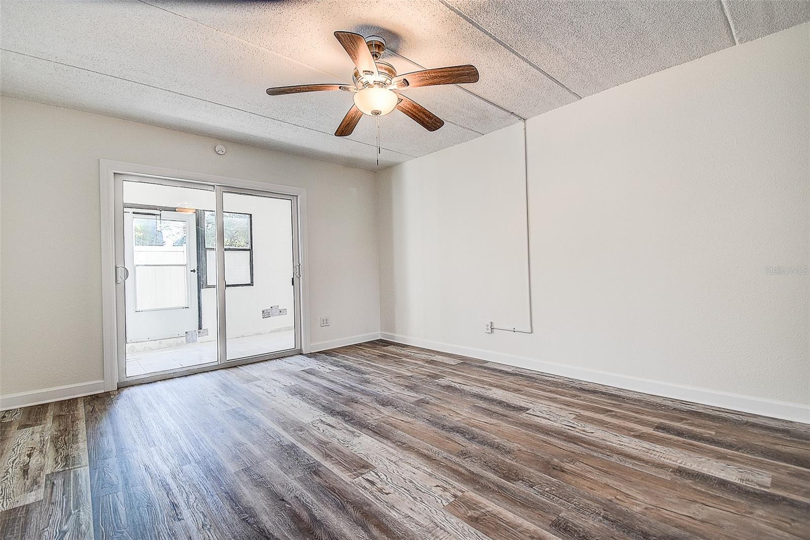 Image 13 of 37 For 4435 1st Street Ne 111