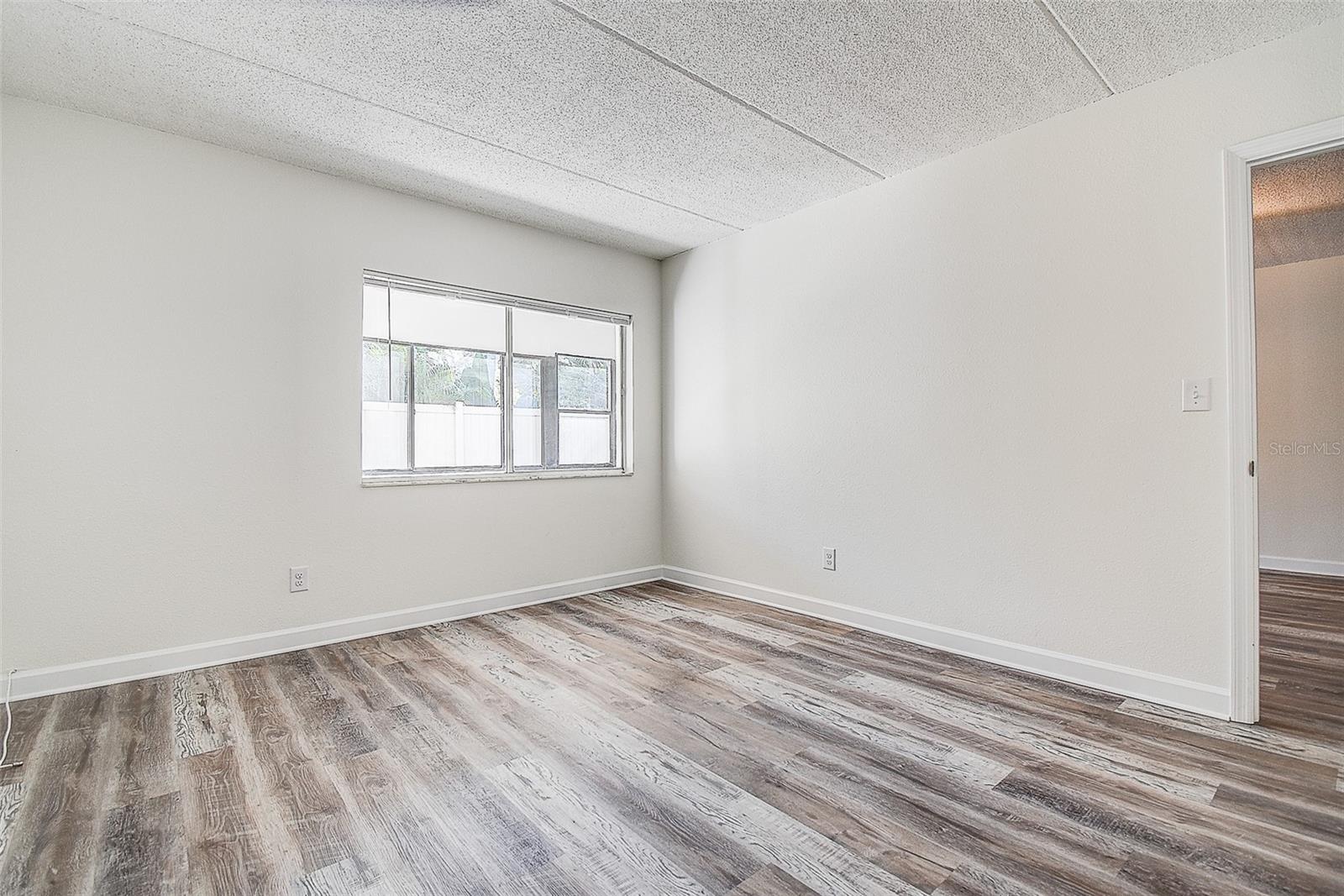 Image 18 of 37 For 4435 1st Street Ne 111