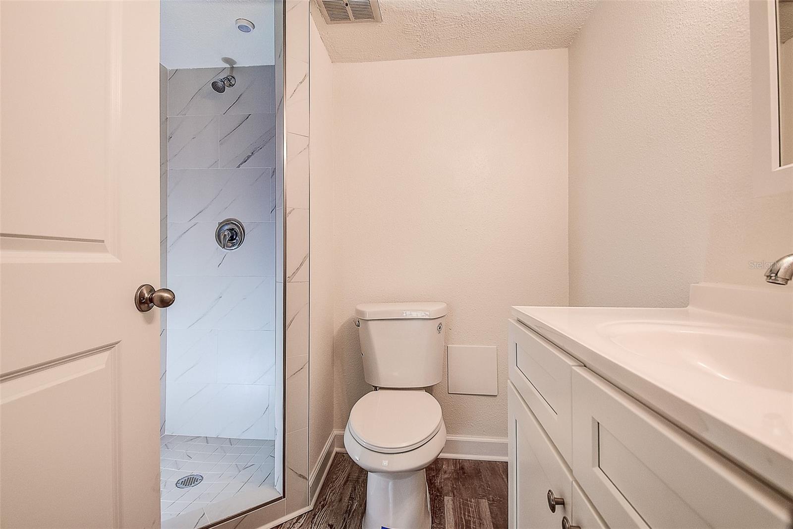 Image 20 of 37 For 4435 1st Street Ne 111