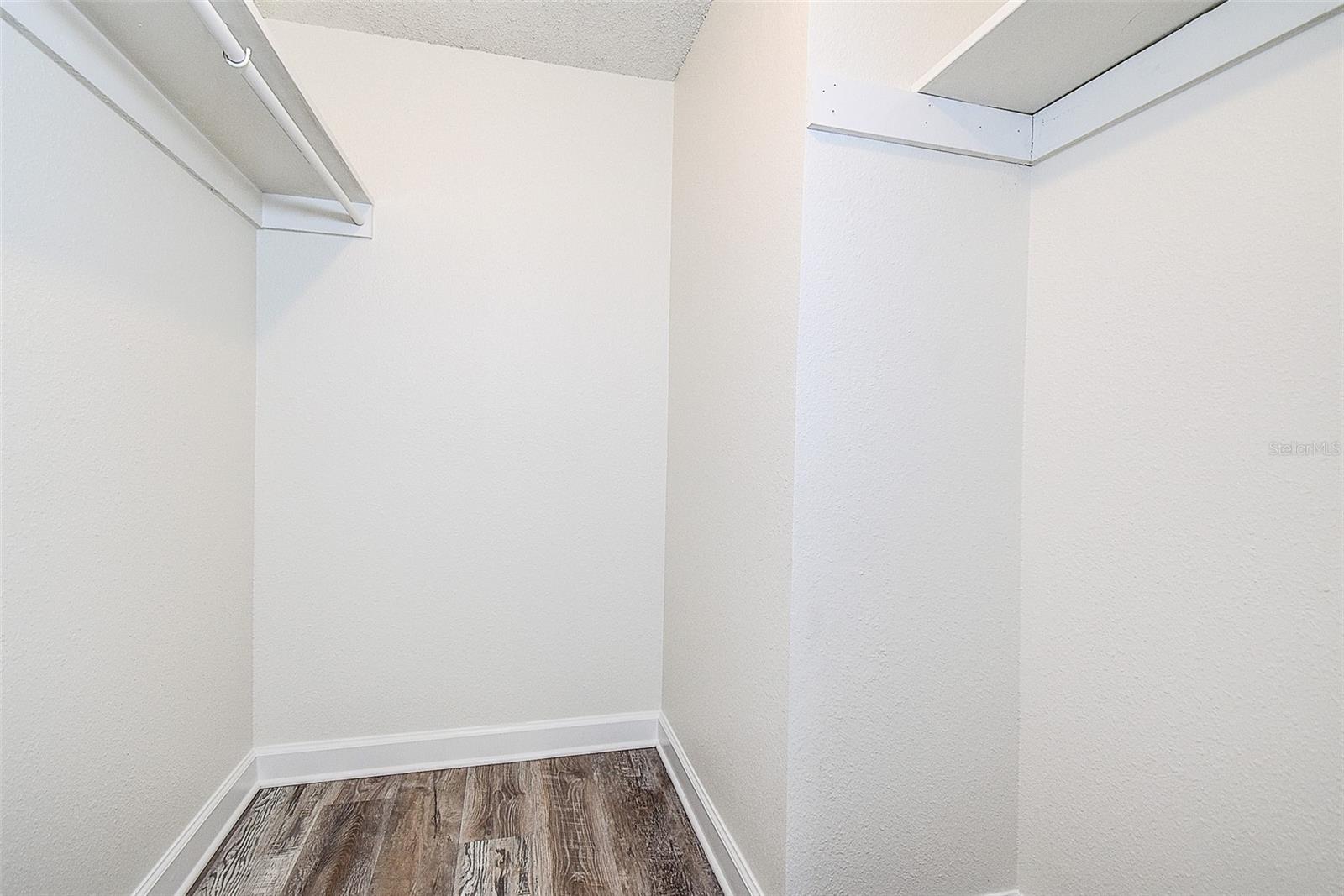 Image 22 of 37 For 4435 1st Street Ne 111