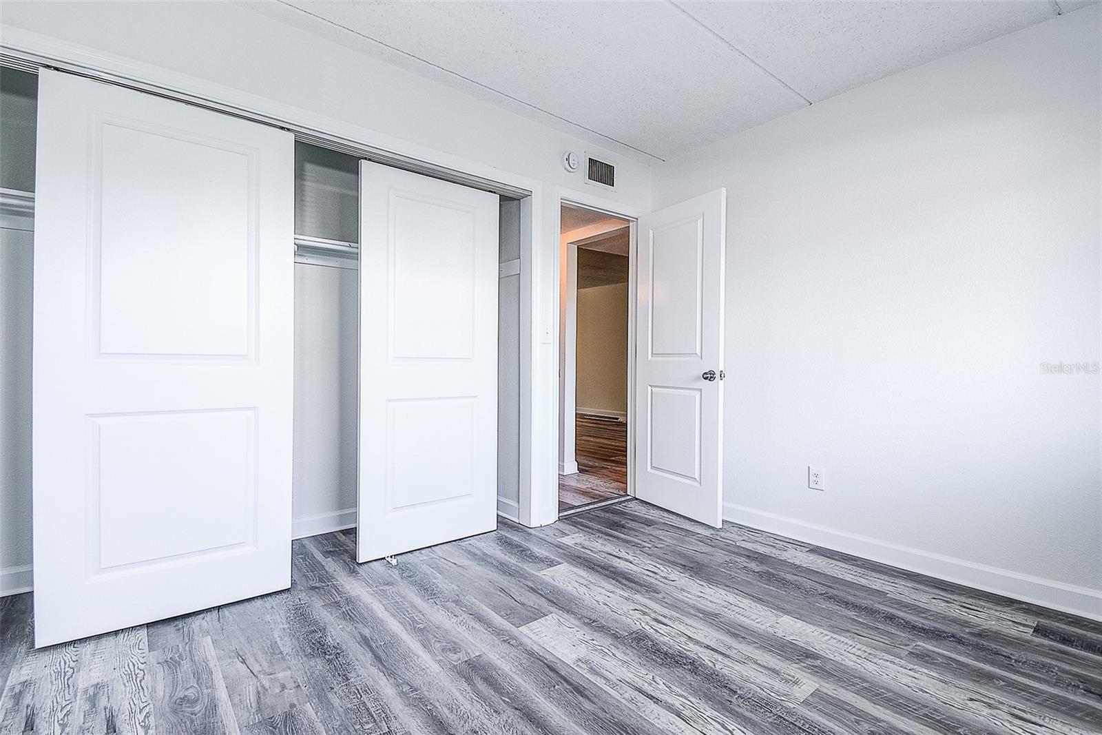 Image 25 of 37 For 4435 1st Street Ne 111