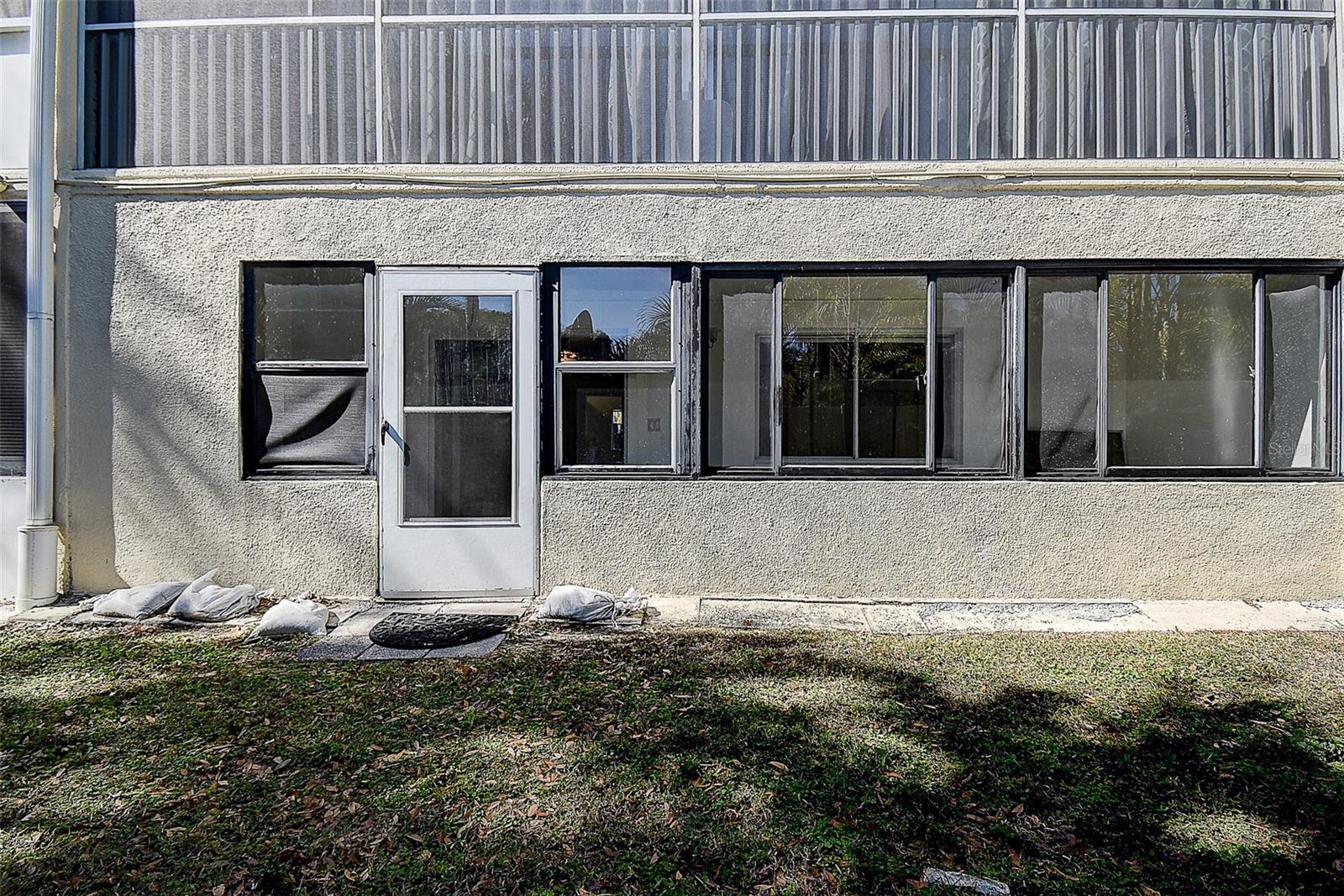 Image 28 of 37 For 4435 1st Street Ne 111