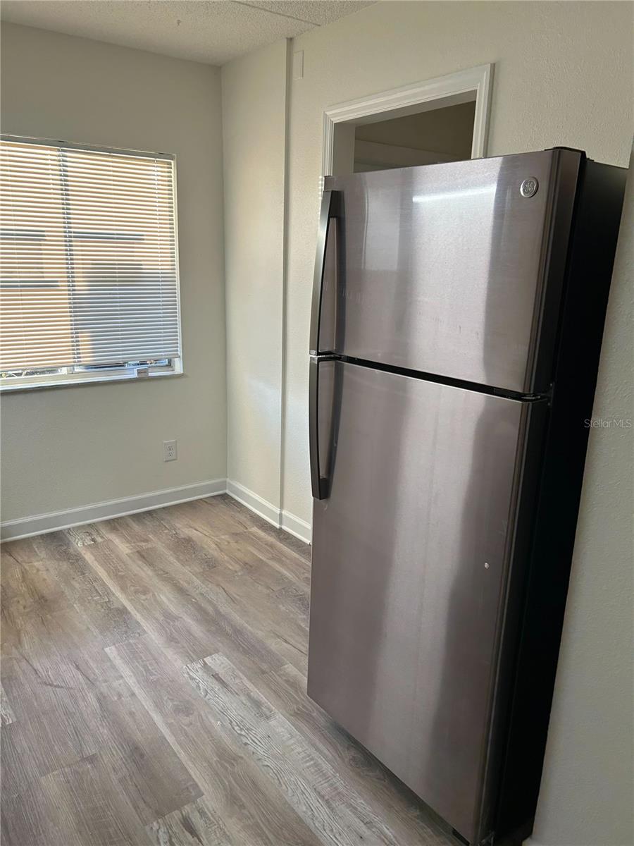 Image 7 of 37 For 4435 1st Street Ne 111