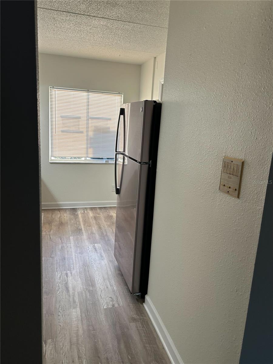 Image 9 of 37 For 4435 1st Street Ne 111