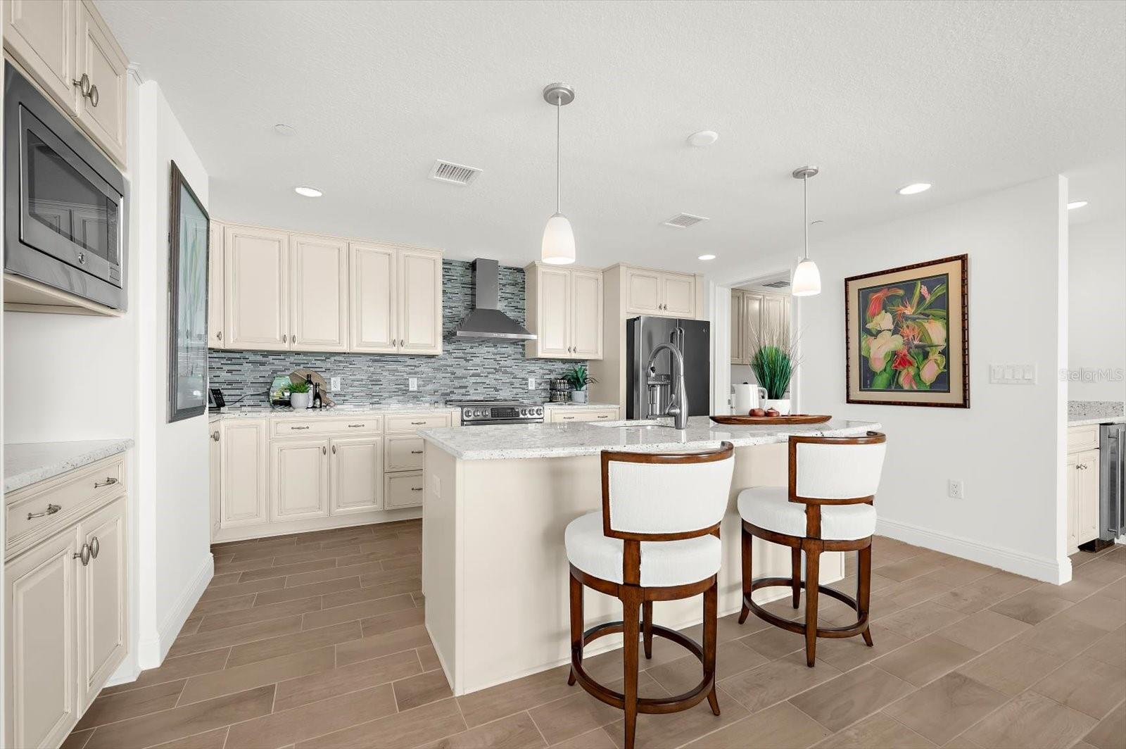 Listing photo id 14 for 301 Gulfview Boulevard 603