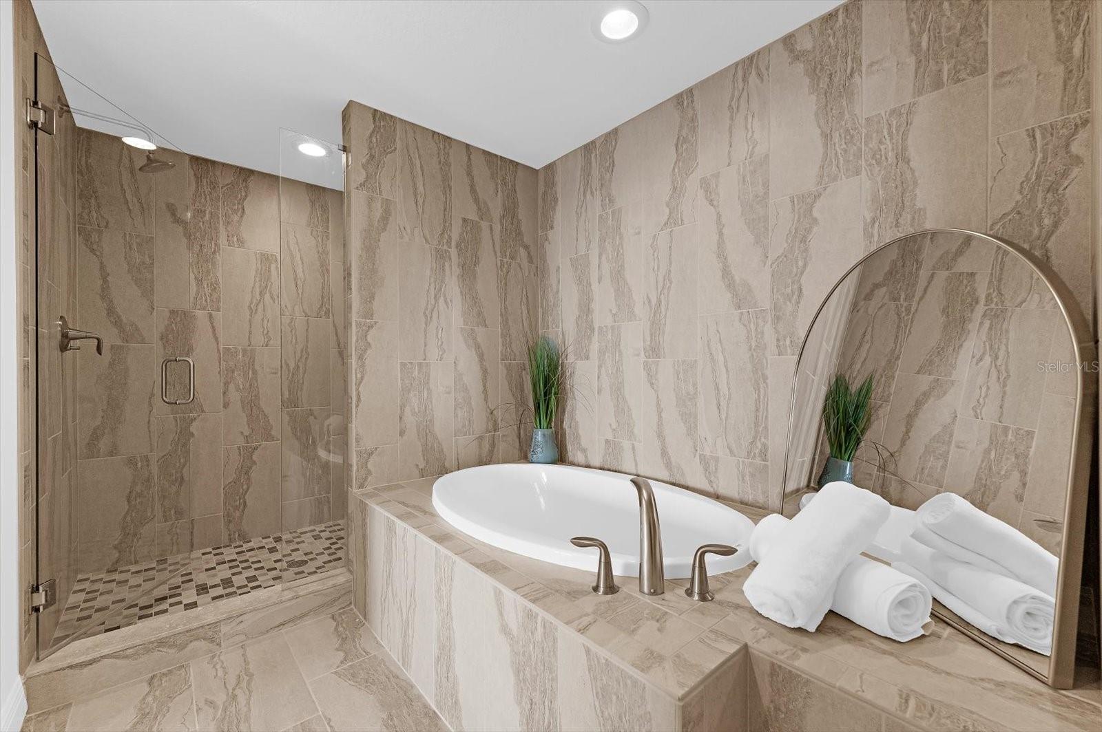 Listing photo id 27 for 301 Gulfview Boulevard 603