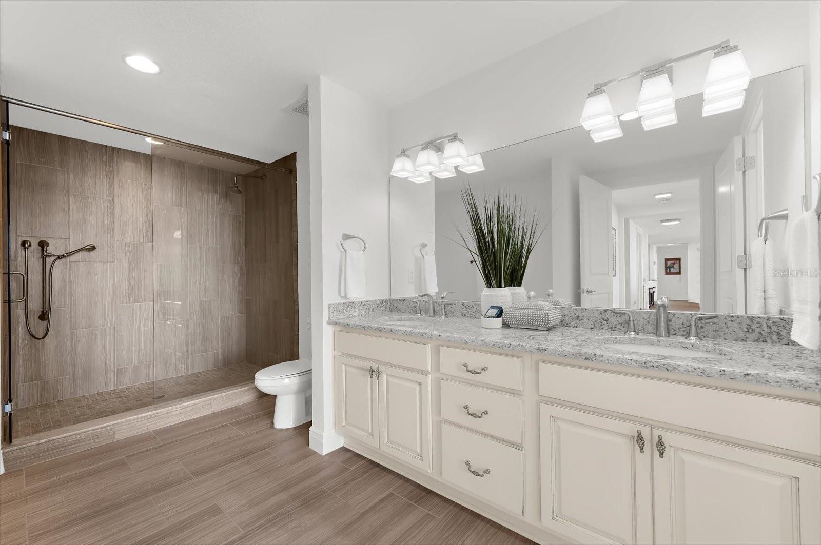 Listing photo id 40 for 301 Gulfview Boulevard 603