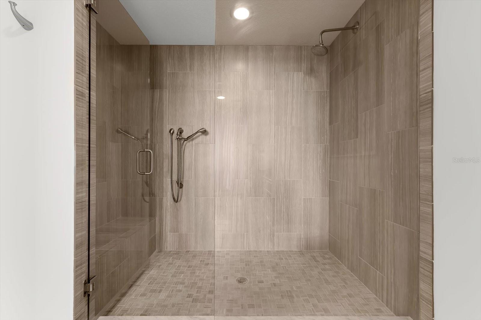 Listing photo id 41 for 301 Gulfview Boulevard 603