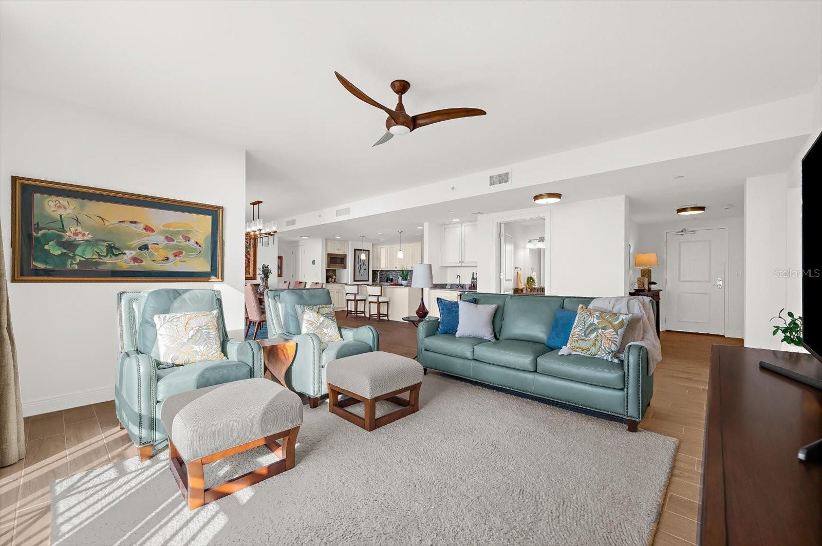 Listing photo id 4 for 301 Gulfview Boulevard 603