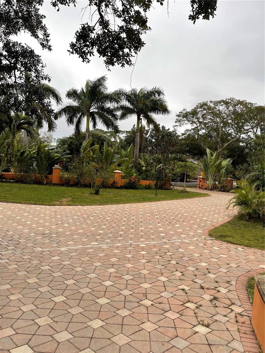 Image 72 of 99 For 9017 Baywood Park Drive