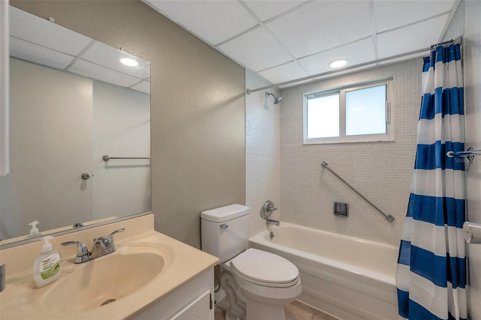 Image 25 of 56 For 1801 Bedford Terrace 221