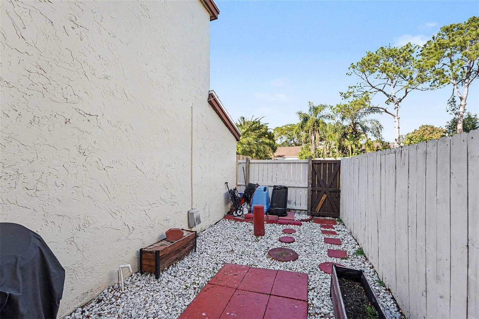 Image 21 of 28 For 1881 Hercules Avenue 602