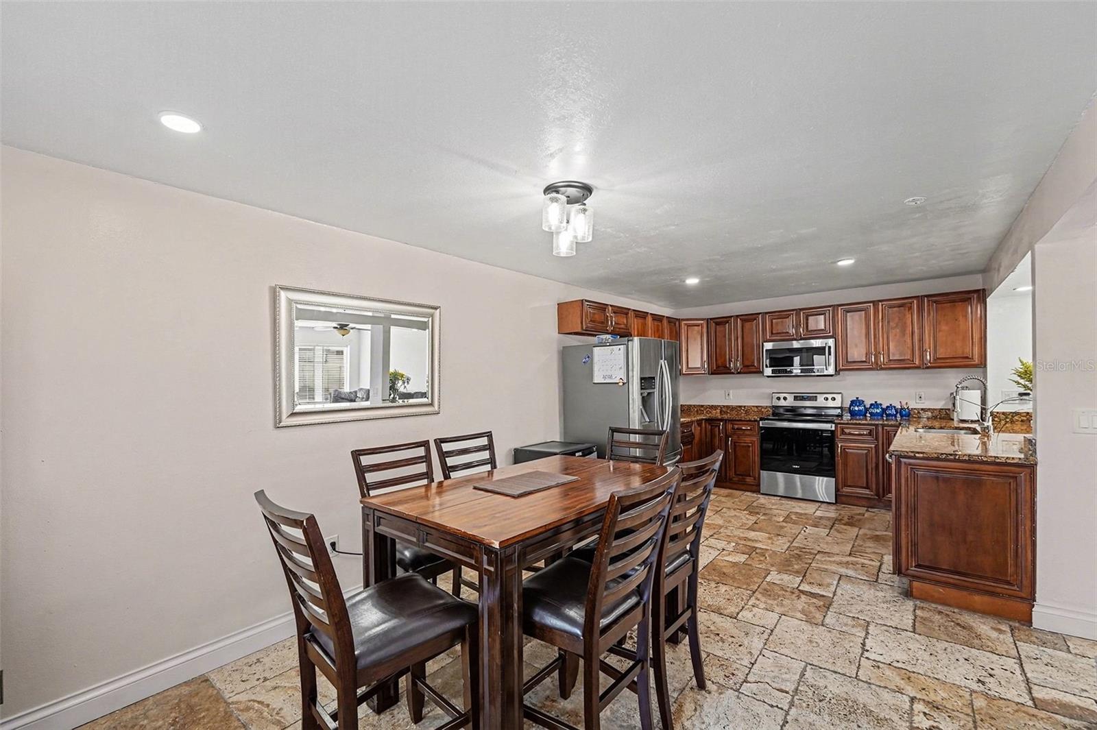 Image 7 of 28 For 1881 Hercules Avenue 602