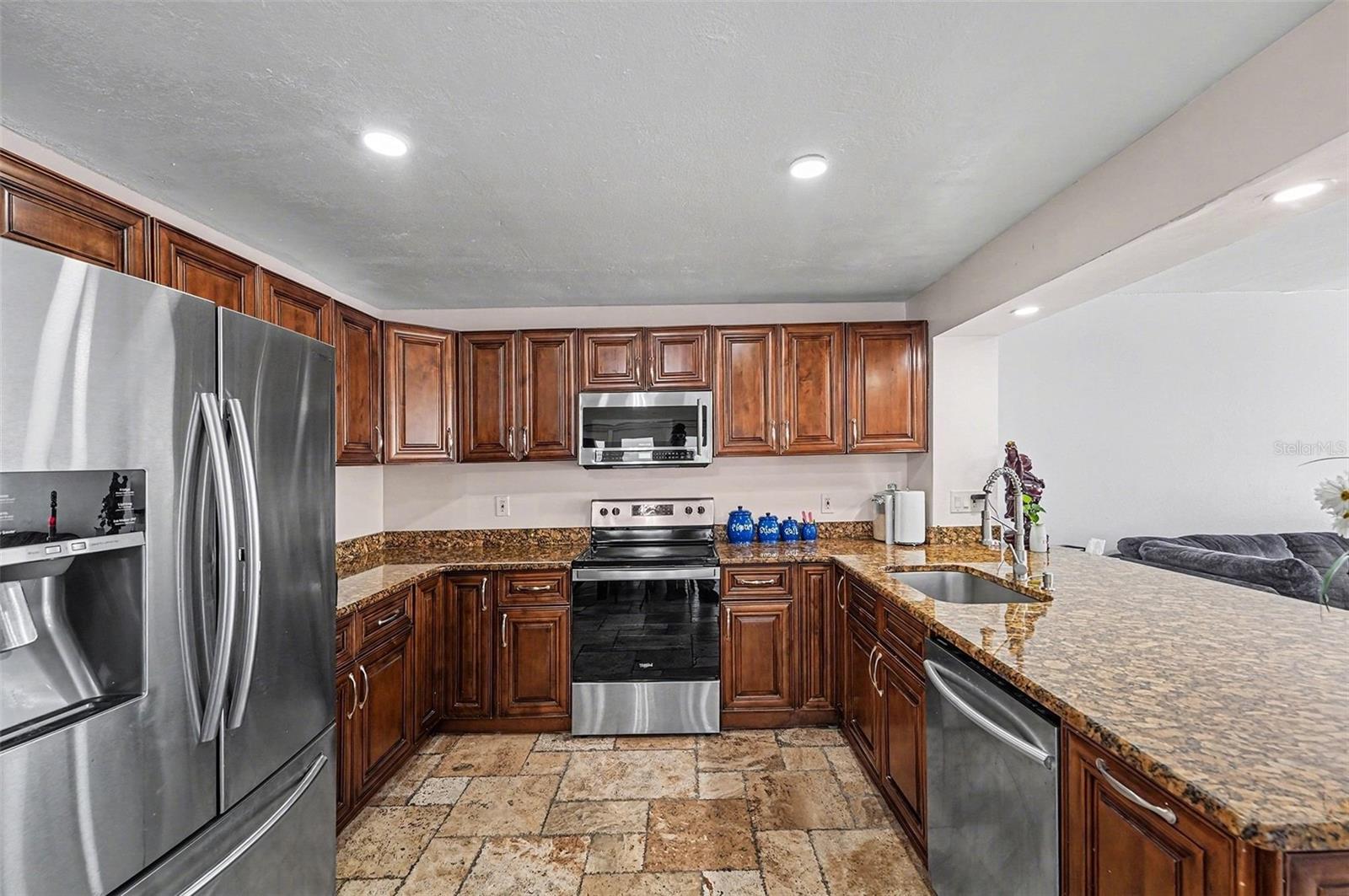 Image 9 of 28 For 1881 Hercules Avenue 602